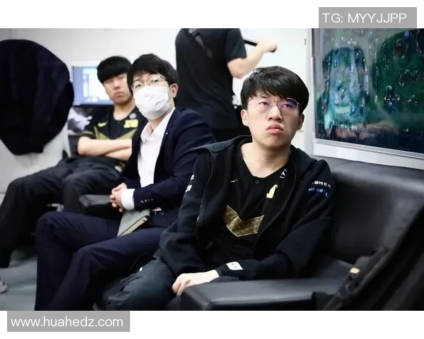 聚焦英雄联盟RNG战队的崛起与力量解析探讨电竞精神与团队合作的重要性